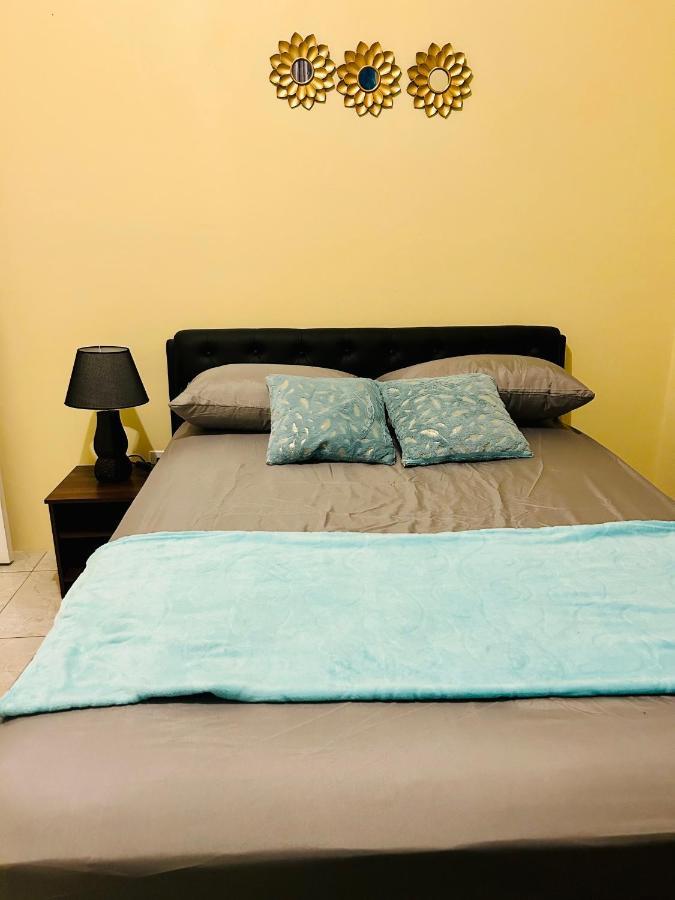 The Rest Stop-B- 15 Min From Airport/24Hrs Security Бухта Монтего Экстерьер фото