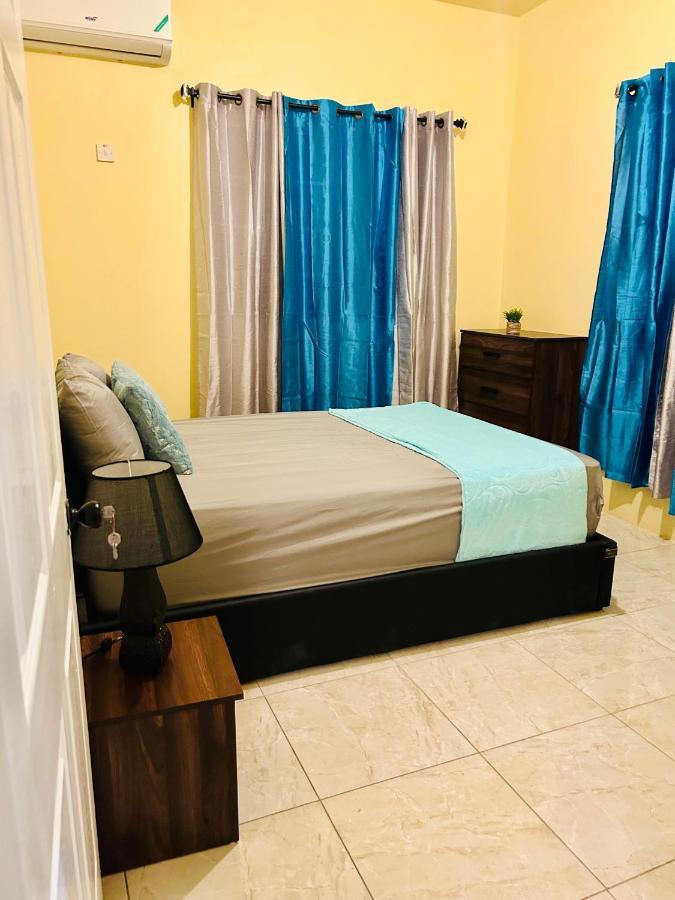 The Rest Stop-B- 15 Min From Airport/24Hrs Security Бухта Монтего Экстерьер фото