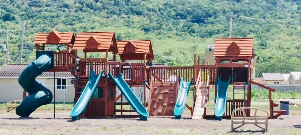 The Rest Stop-B- 15 Min From Airport/24Hrs Security Бухта Монтего Экстерьер фото